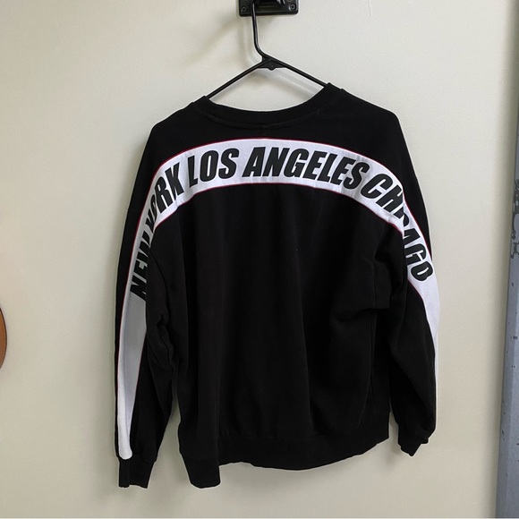 H&M New York Los Angeles Chicago Black Crewneck - Picture 7 of 10
